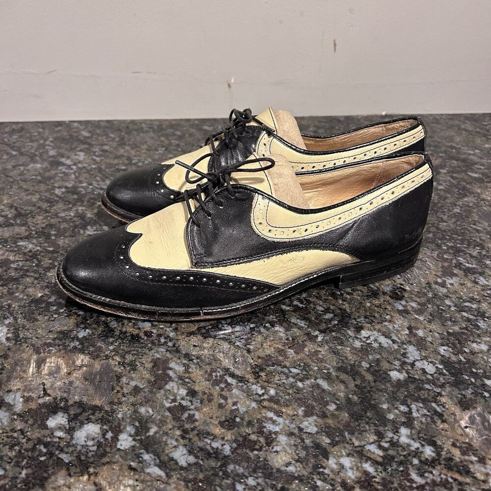 Vintage 80s Charles David women’s Black/Beige Wingtip Spectator Oxford US 7 Shoe